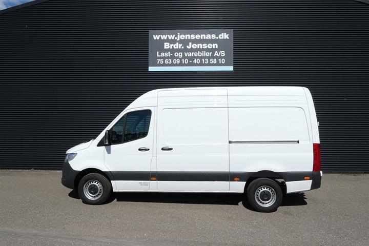 Hvid Mercedes Sprinter 317 fra 2025