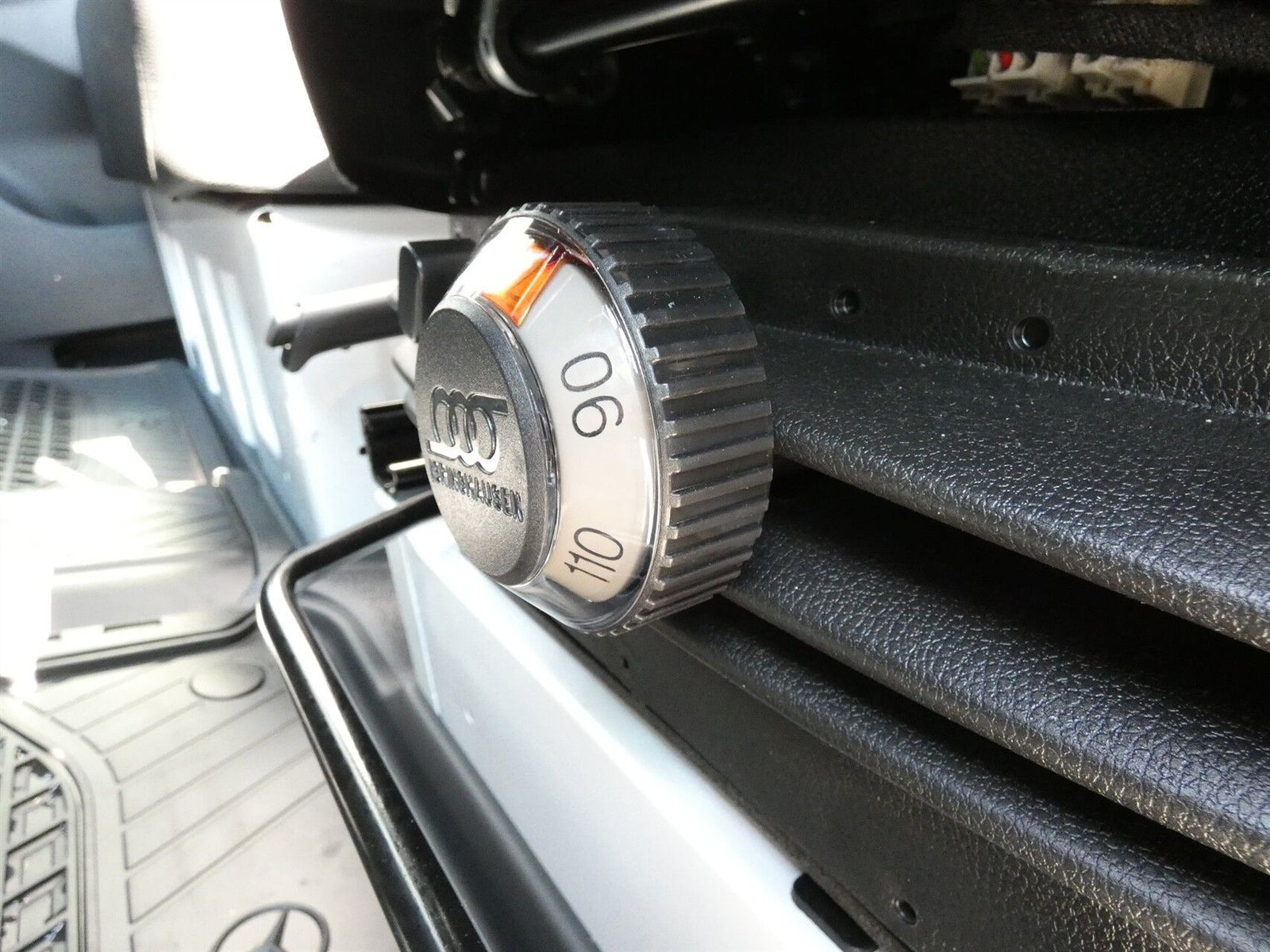 Hvid Mercedes Sprinter 317 fra 2025