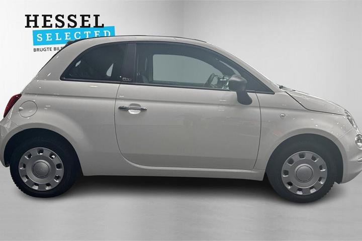 Beige Fiat 500C fra 2022