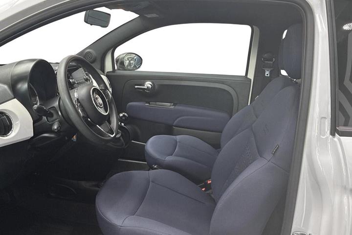Beige Fiat 500C fra 2022