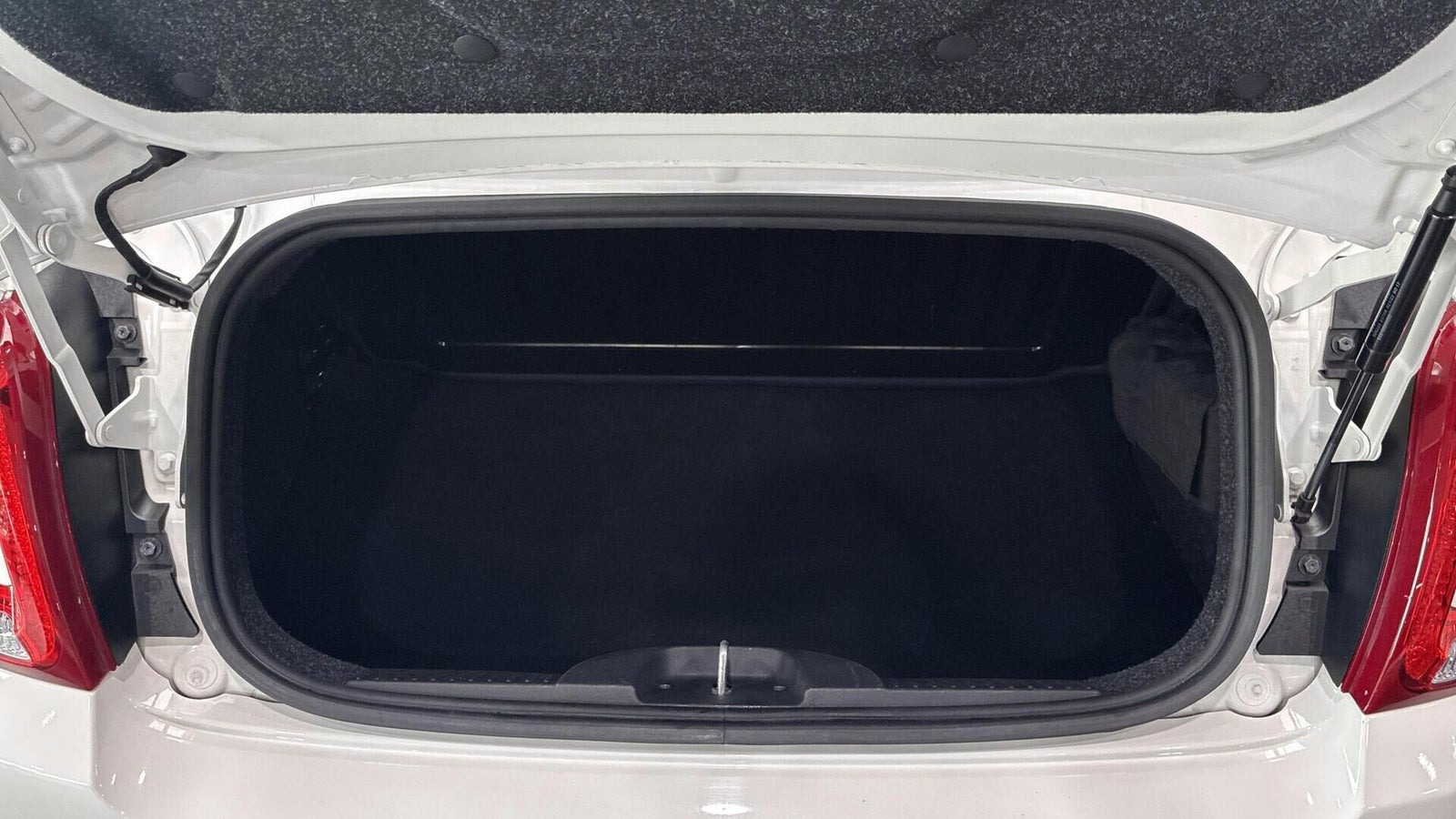 Beige Fiat 500C fra 2022