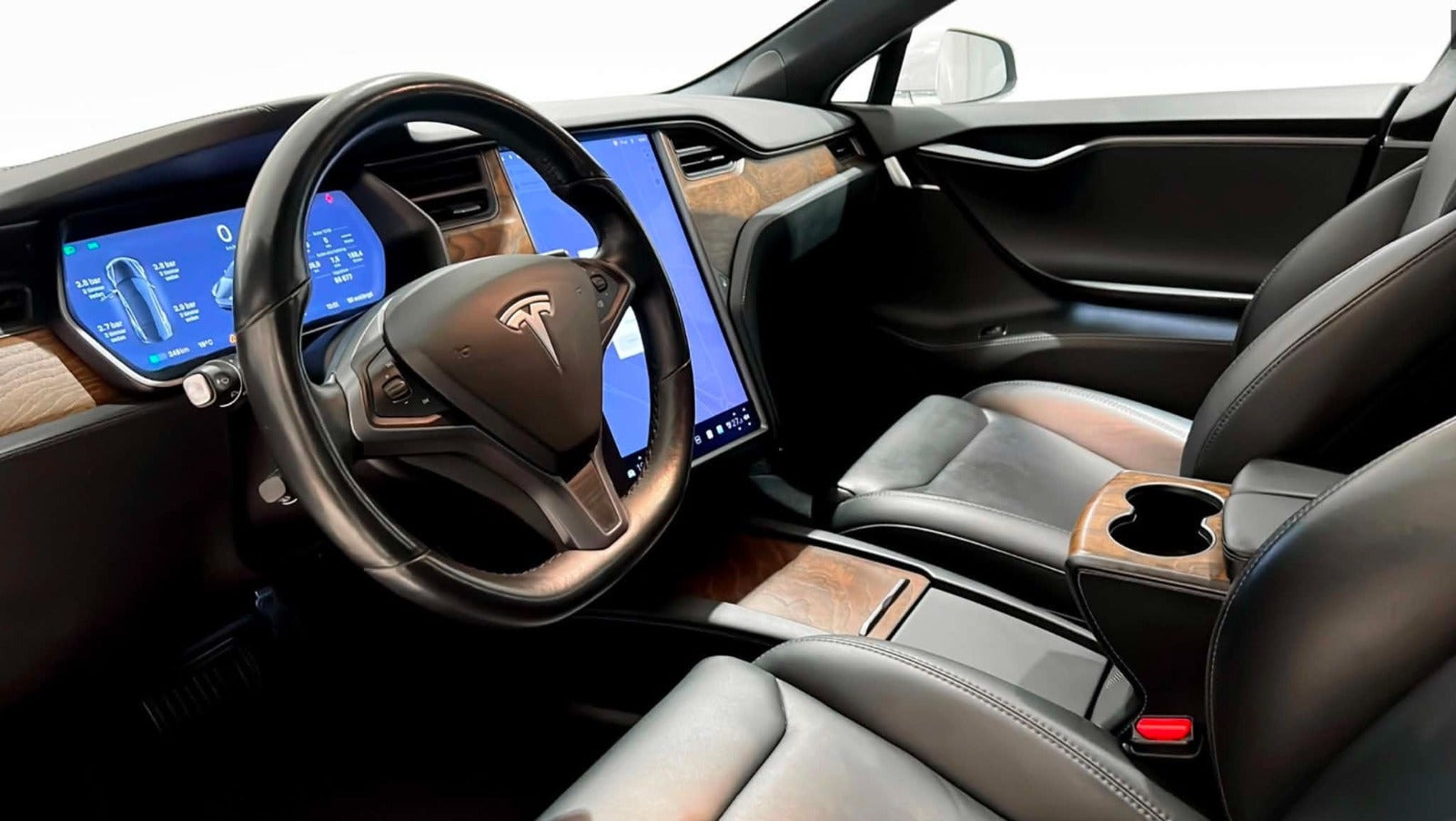 Hvid Tesla Model S fra 2020