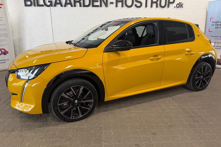 Gul Peugeot e-208 fra 2023