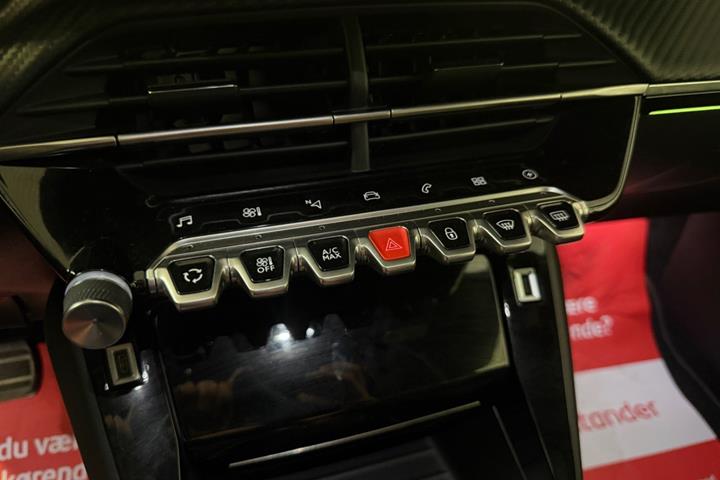 Gul Peugeot e-208 fra 2023