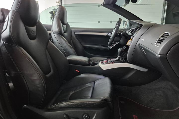 undefined Audi S5 fra 2009