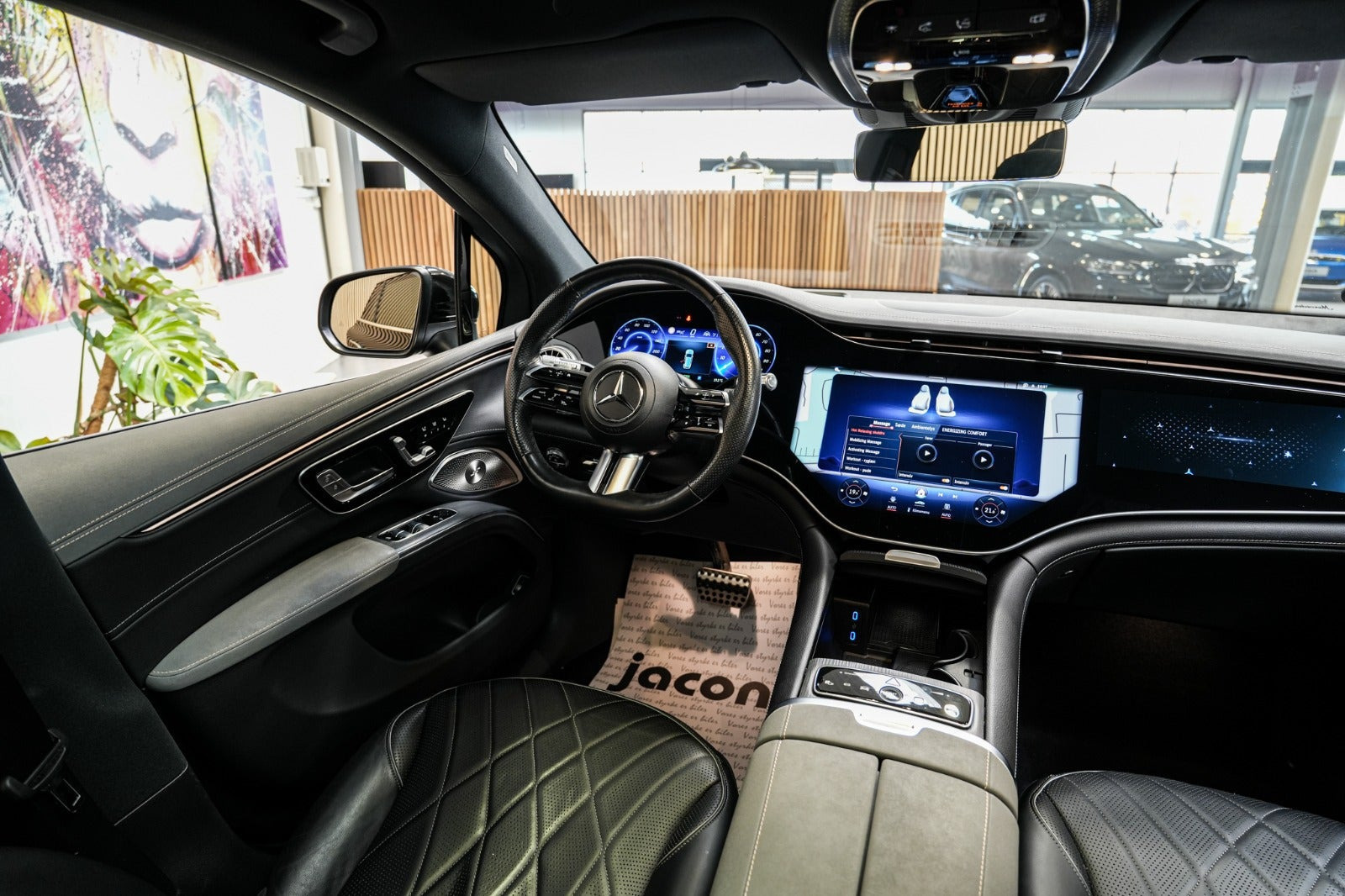 Sort Mercedes EQS580 SUV fra 2023