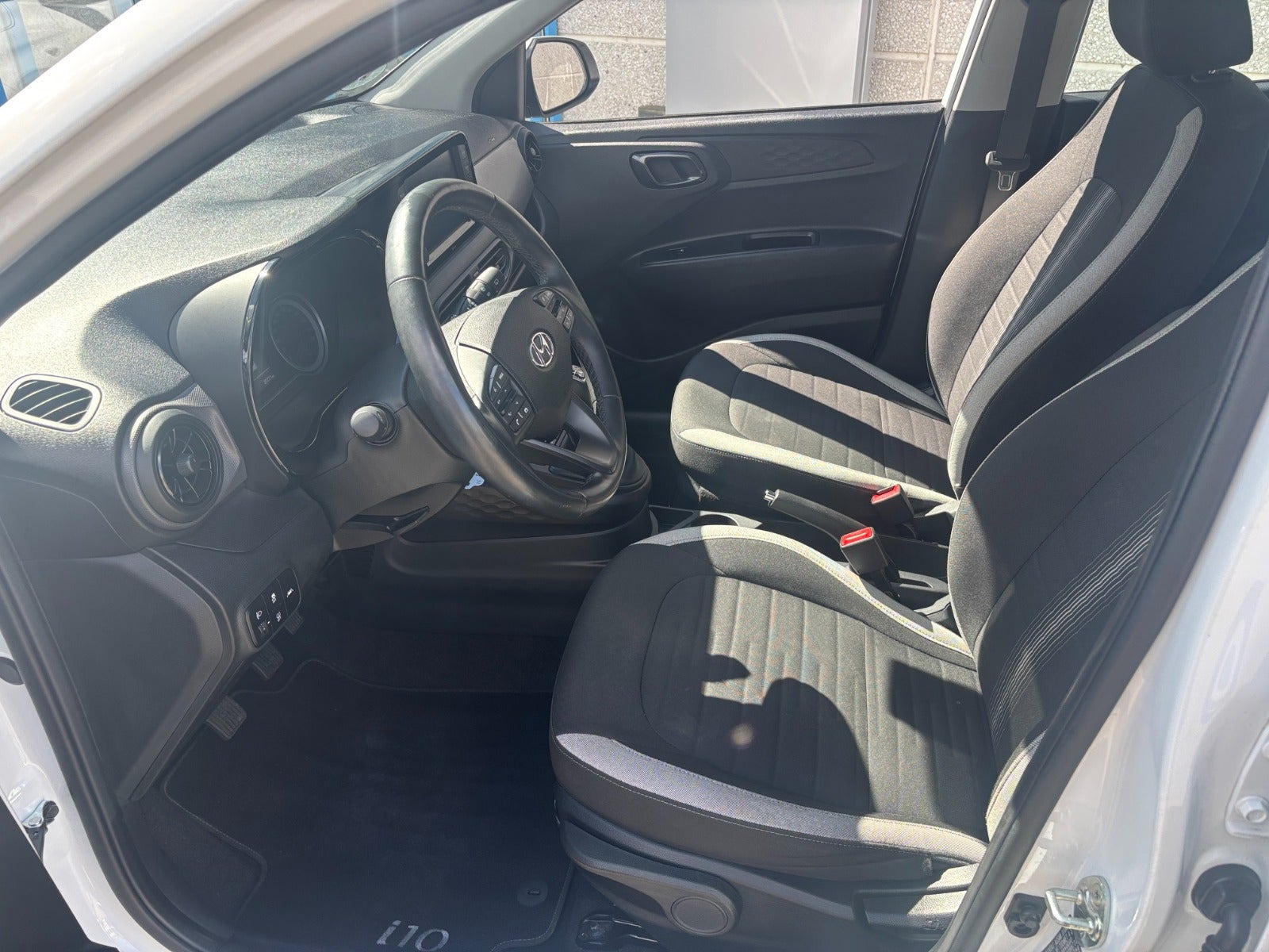 Hvid Hyundai i10 fra 2021
