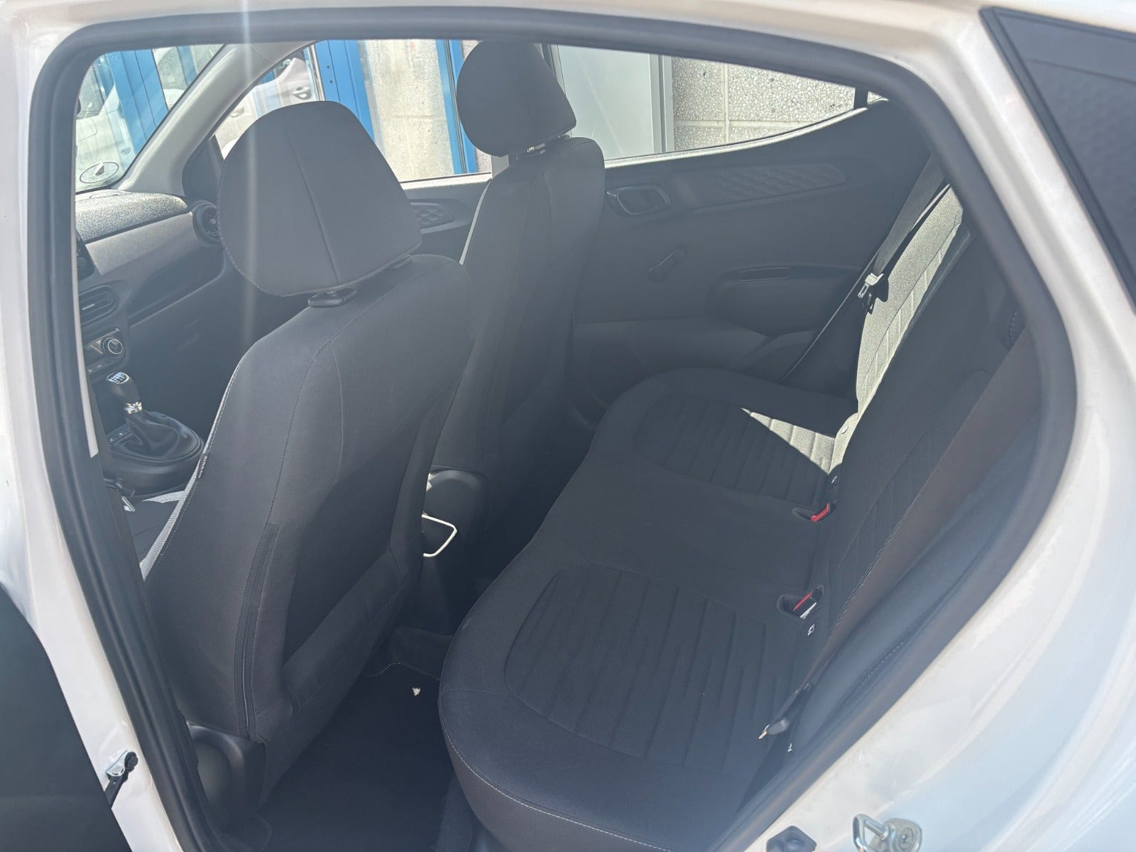 Hvid Hyundai i10 fra 2021