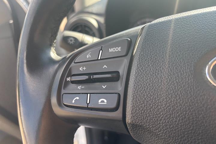 Hvid Hyundai i10 fra 2021