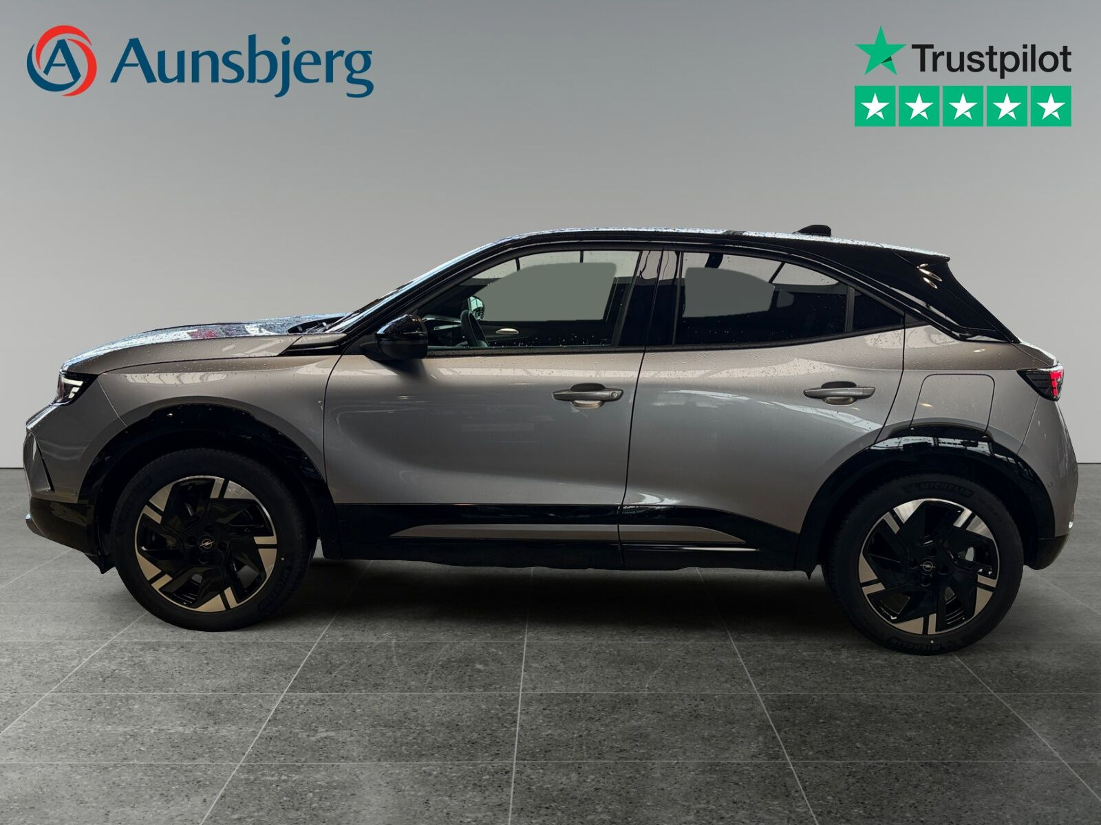 Grå Opel Mokka-e fra 2025