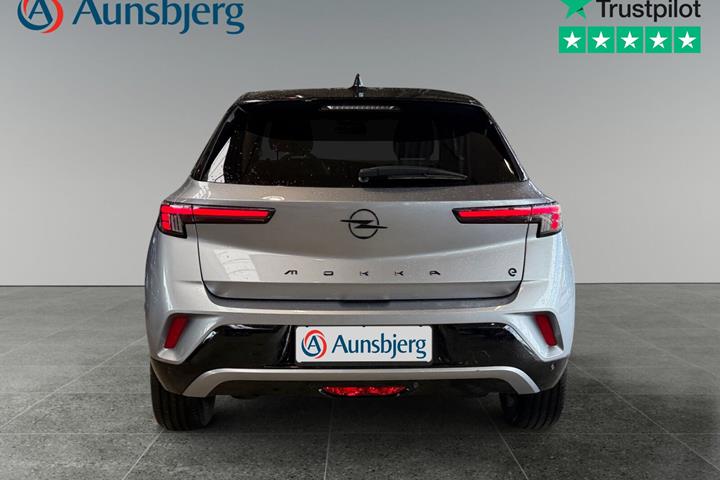 Grå Opel Mokka-e fra 2025