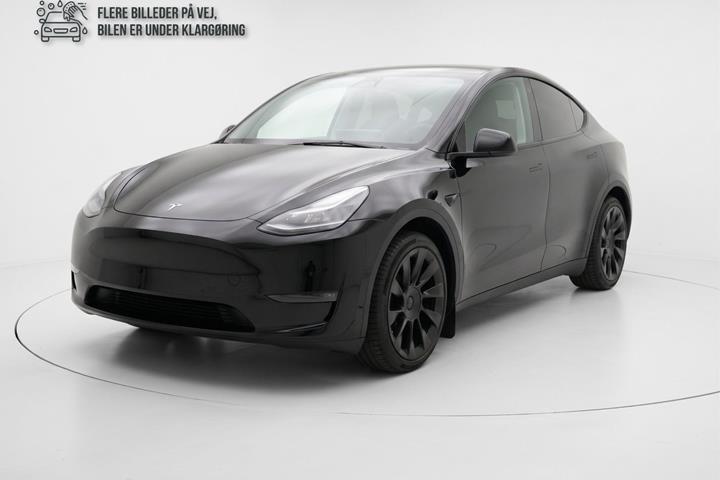 Sort Tesla Model Y fra 2023