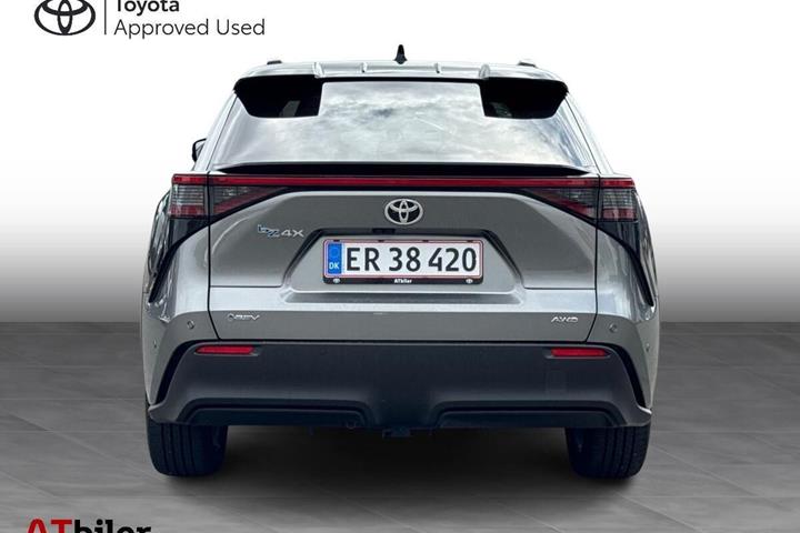 Sort Toyota BZ4X fra 2026