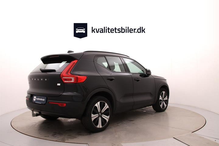 Sort Volvo XC40 fra 2023