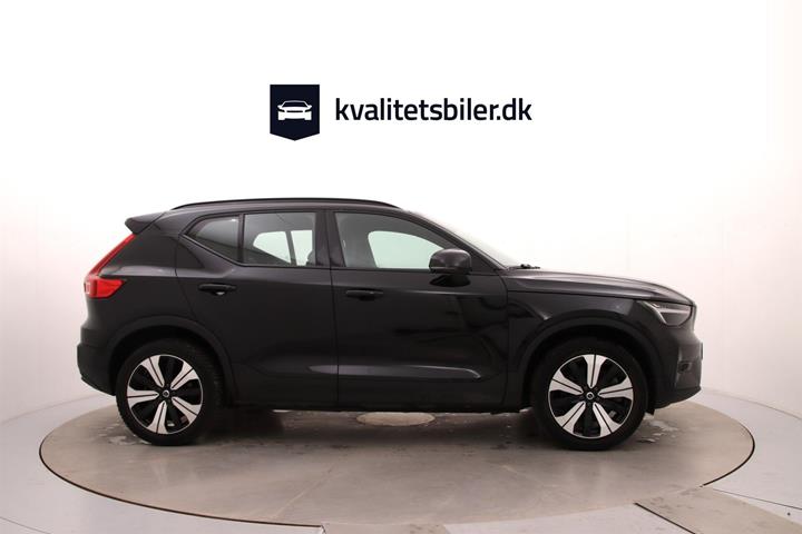 Sort Volvo XC40 fra 2023