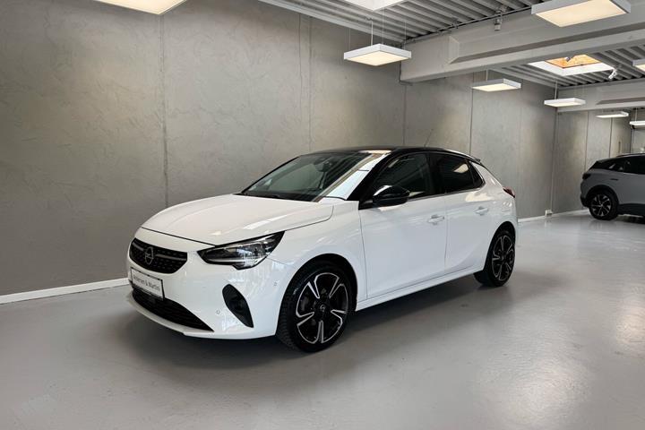Hvid Opel Corsa fra 2020