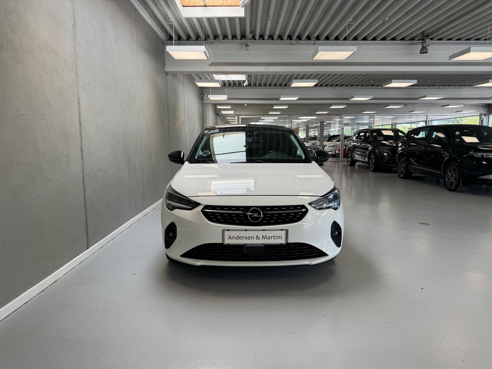 Hvid Opel Corsa fra 2020