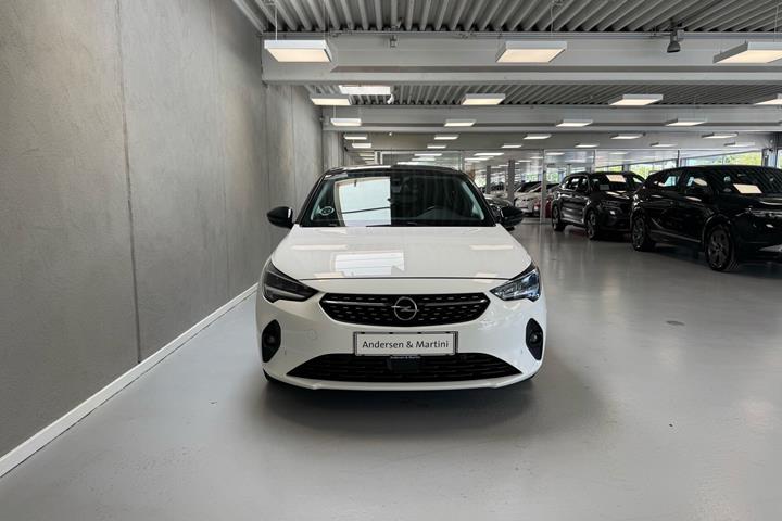 Hvid Opel Corsa fra 2020