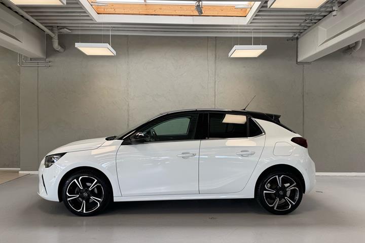 Hvid Opel Corsa fra 2020