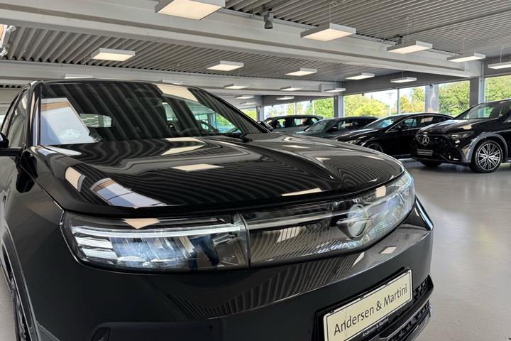 Sort Opel Grandland fra 2024