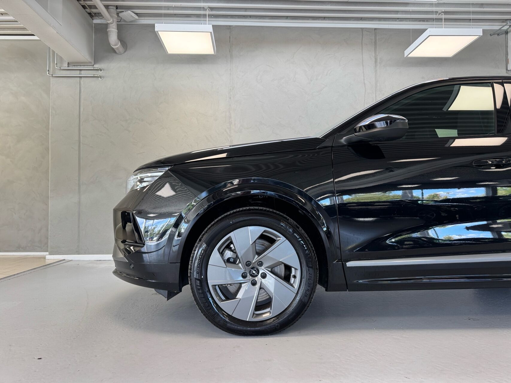 Sort Opel Grandland fra 2024