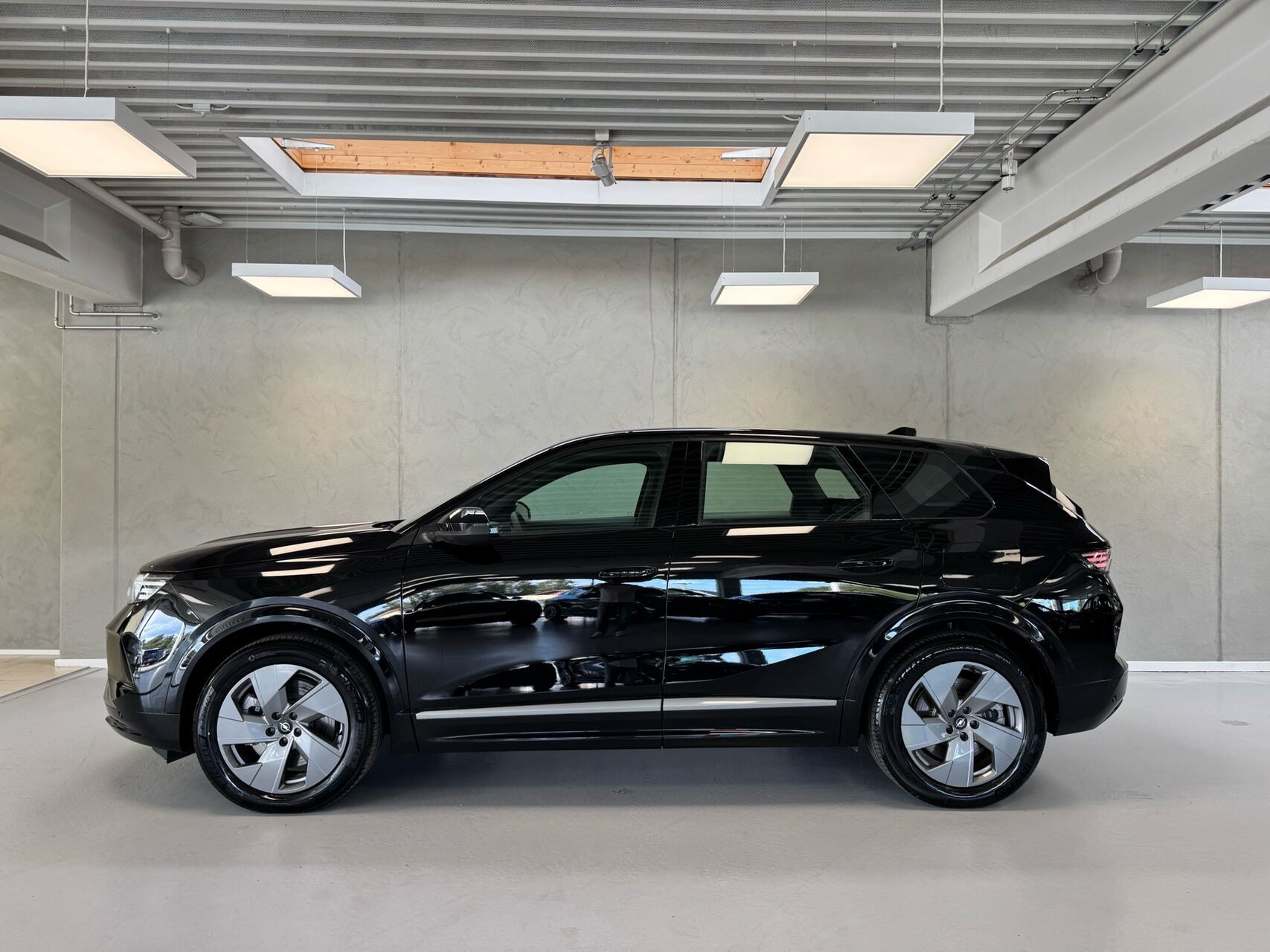Sort Opel Grandland fra 2024