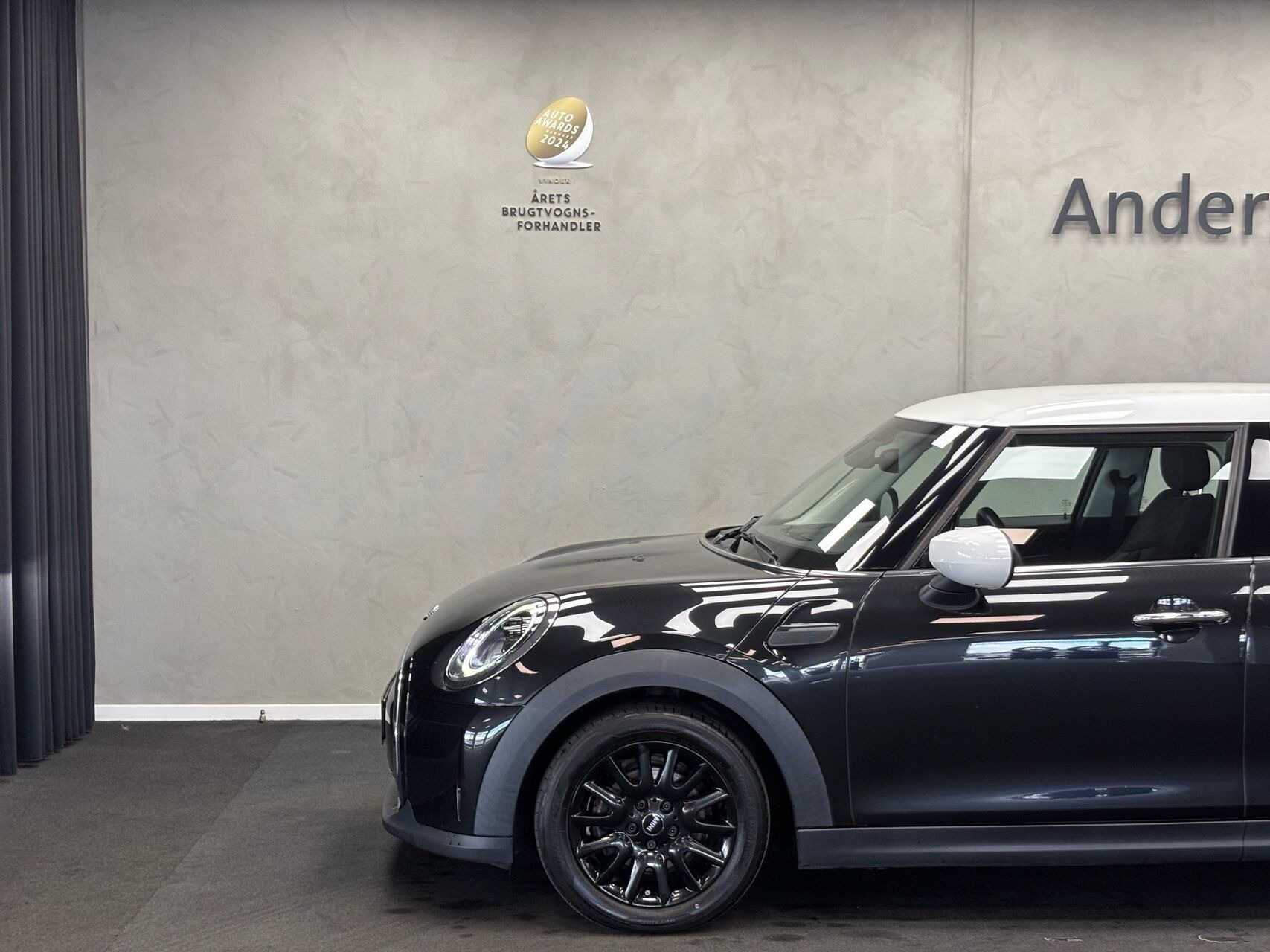 Hvid Mini Cooper fra 2023