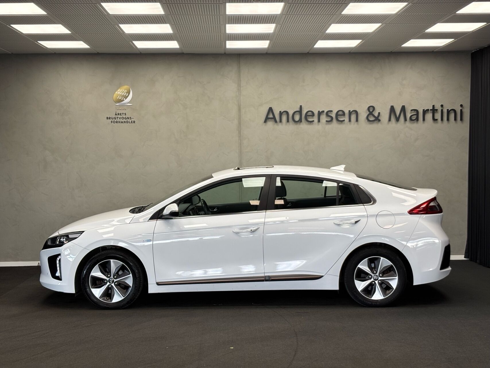 Hvid Hyundai Ioniq fra 2018