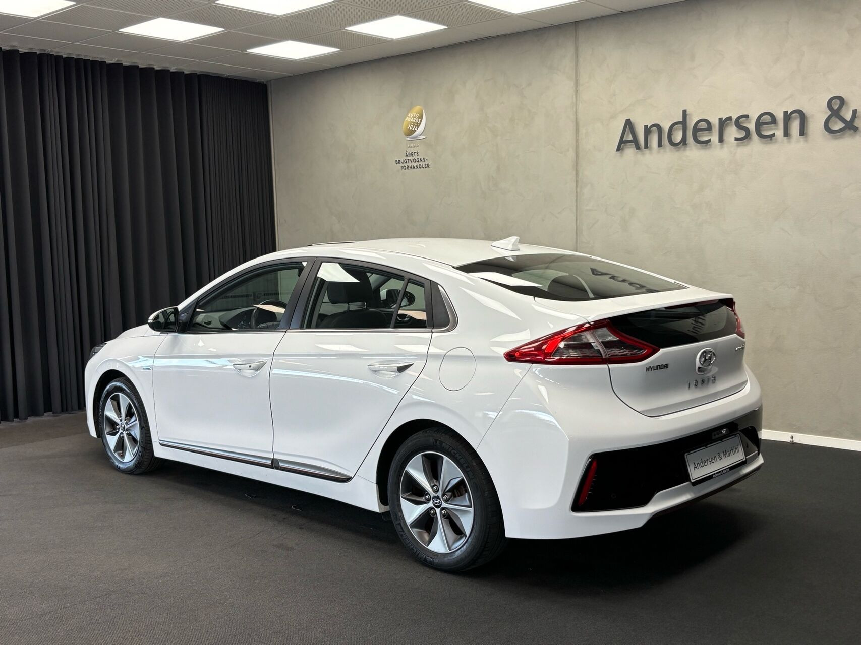 Hvid Hyundai Ioniq fra 2018