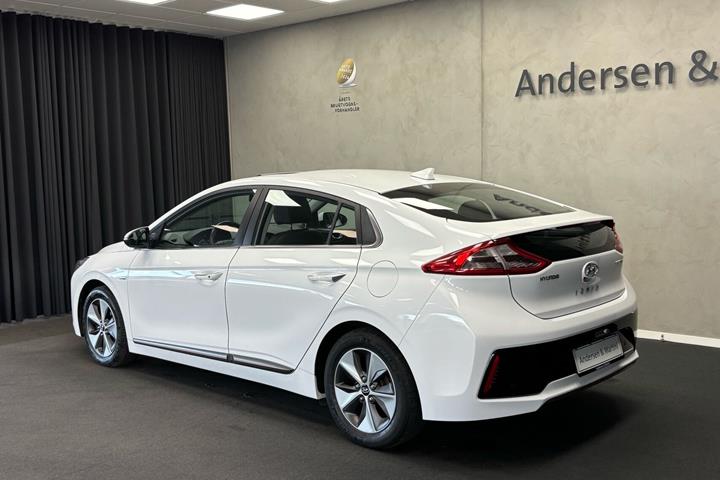 Hvid Hyundai Ioniq fra 2018