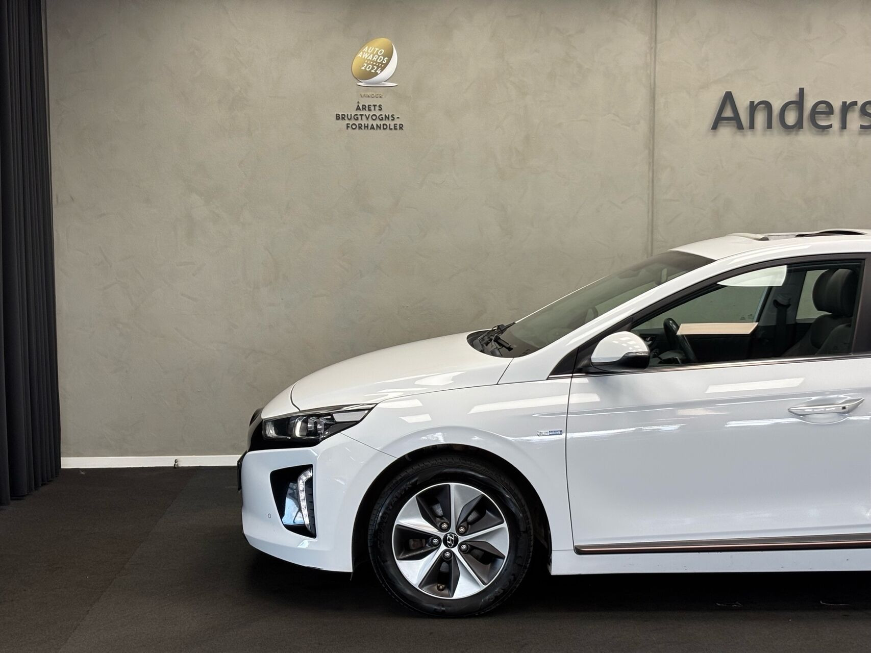 Hvid Hyundai Ioniq fra 2018