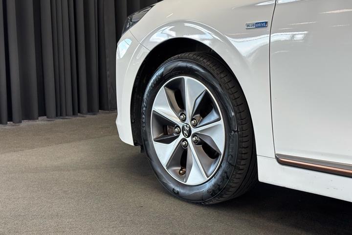 Hvid Hyundai Ioniq fra 2018