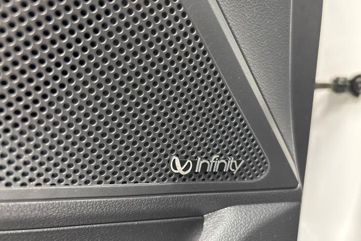 Hvid Hyundai Ioniq fra 2018