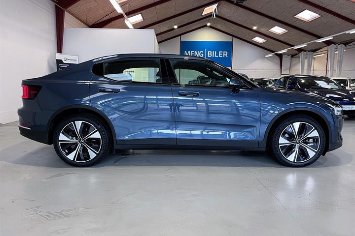 Blå Polestar 2 fra 2023