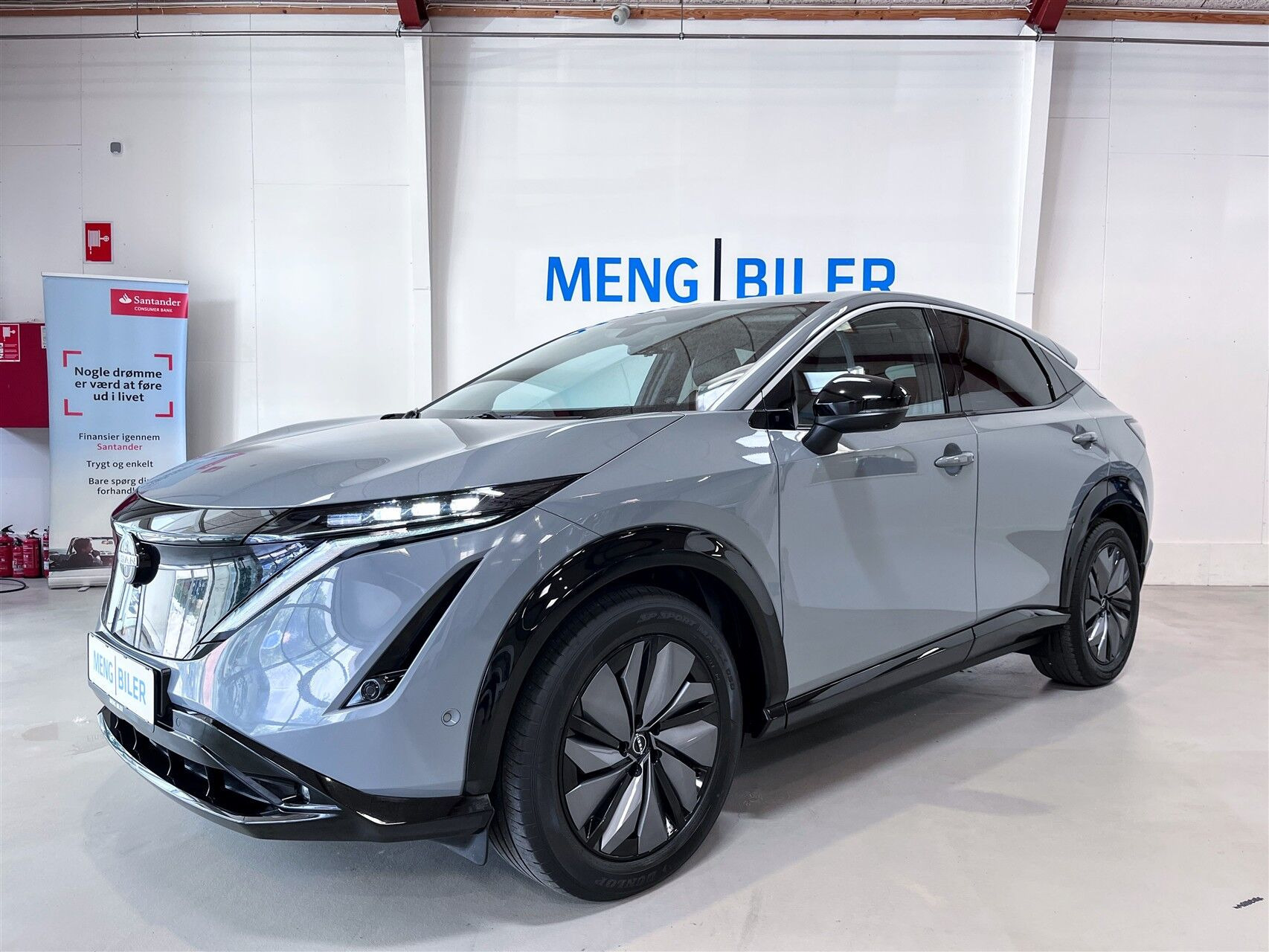 Grå Nissan Ariya fra 2024