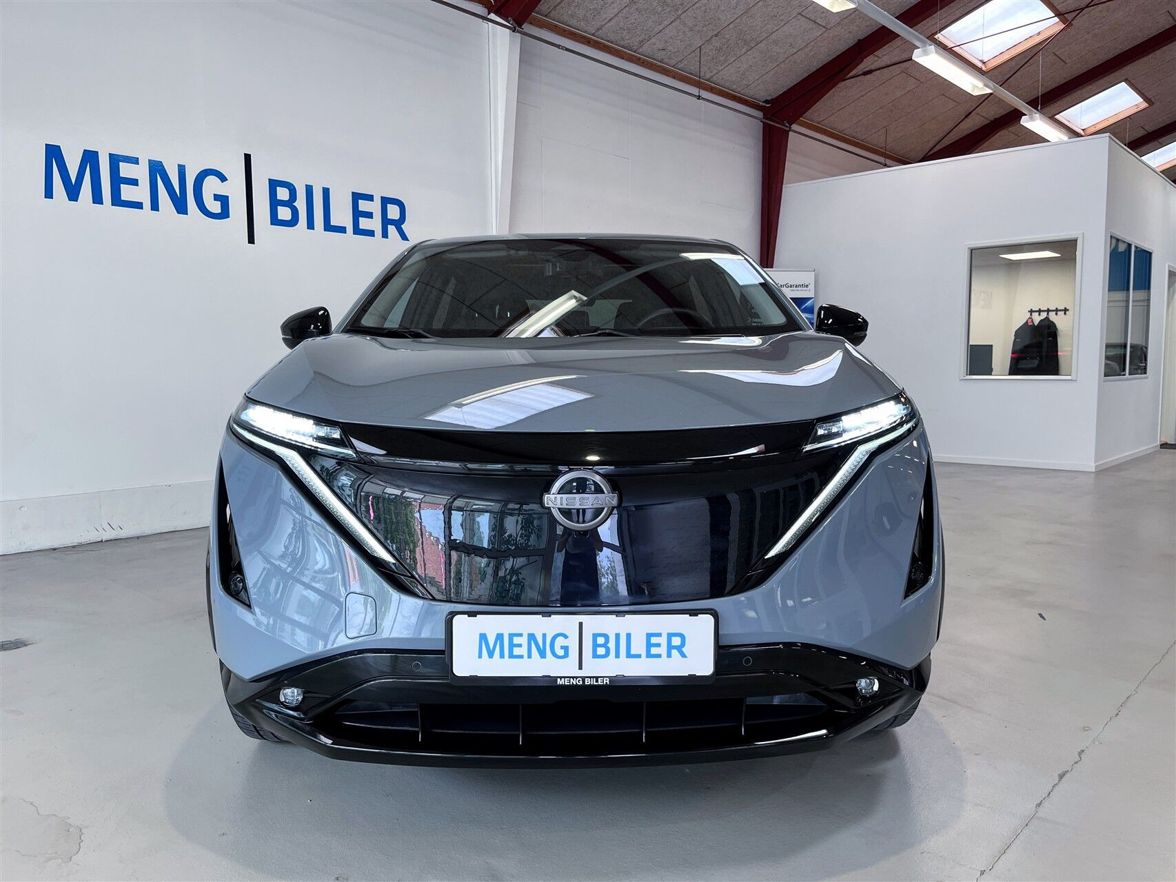 Grå Nissan Ariya fra 2024