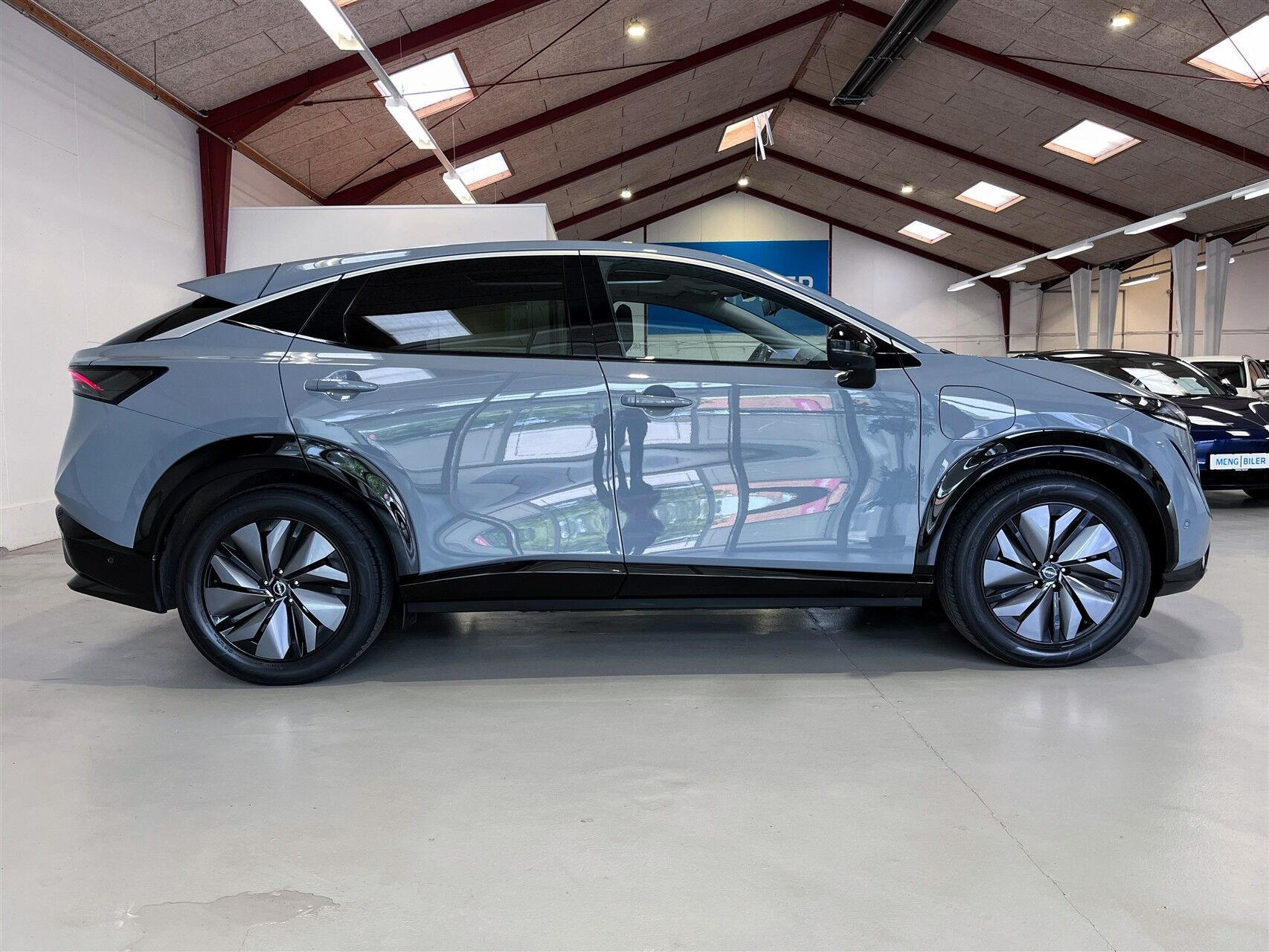 Grå Nissan Ariya fra 2024