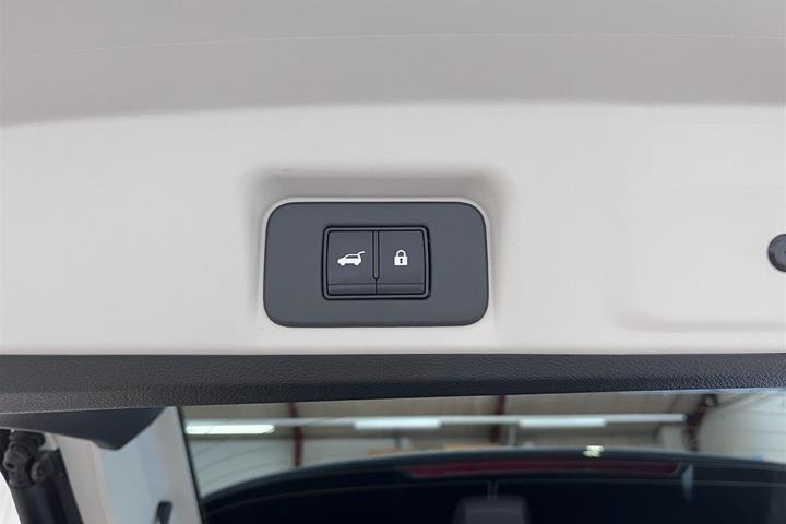 Grå Nissan Ariya fra 2024