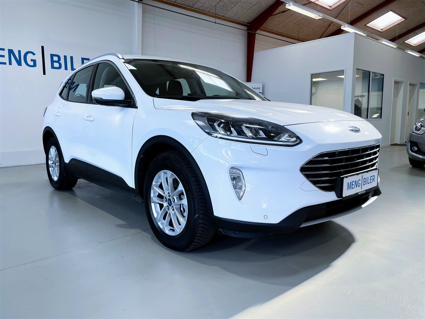 Hvid Ford Kuga fra 2021