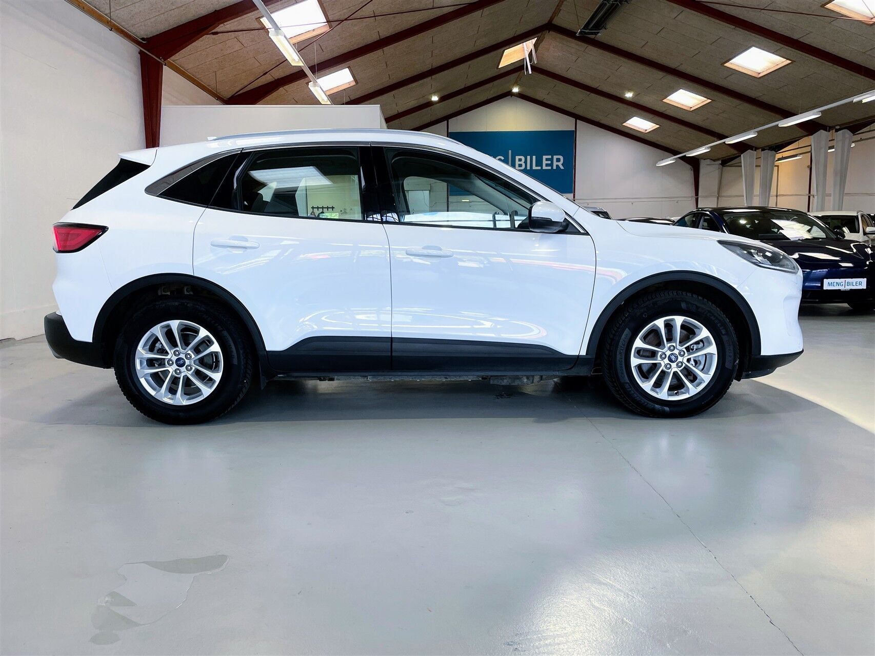 Hvid Ford Kuga fra 2021