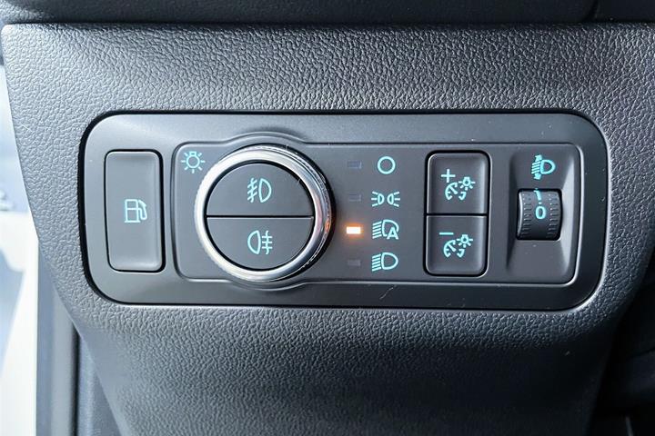 Hvid Ford Kuga fra 2021