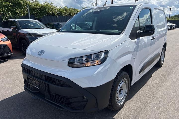 Hvid Toyota ProAce City fra 2025