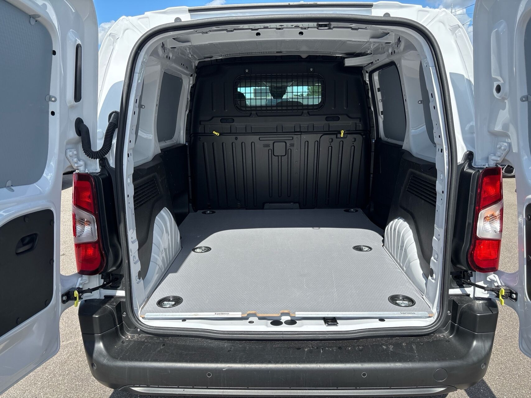 Hvid Toyota ProAce City fra 2025