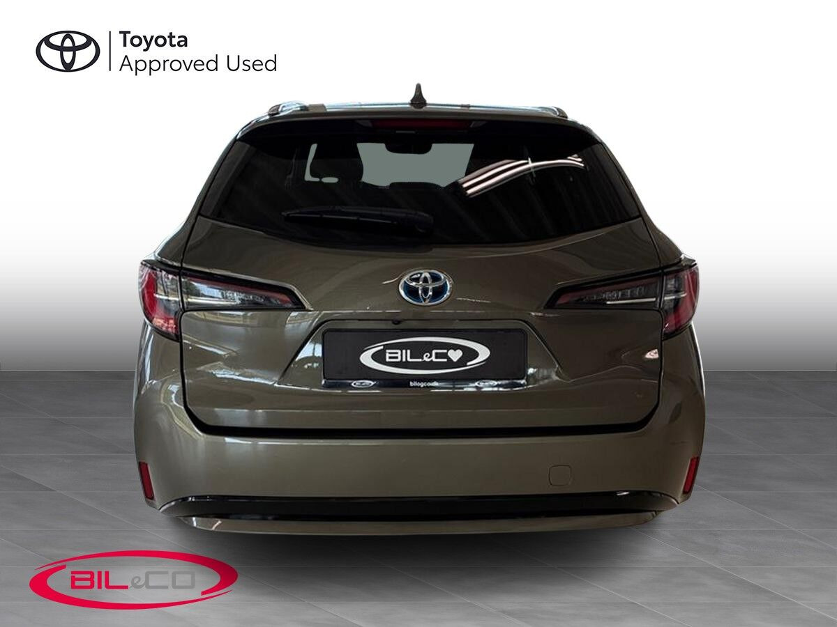 Bronze Toyota Corolla fra 2021