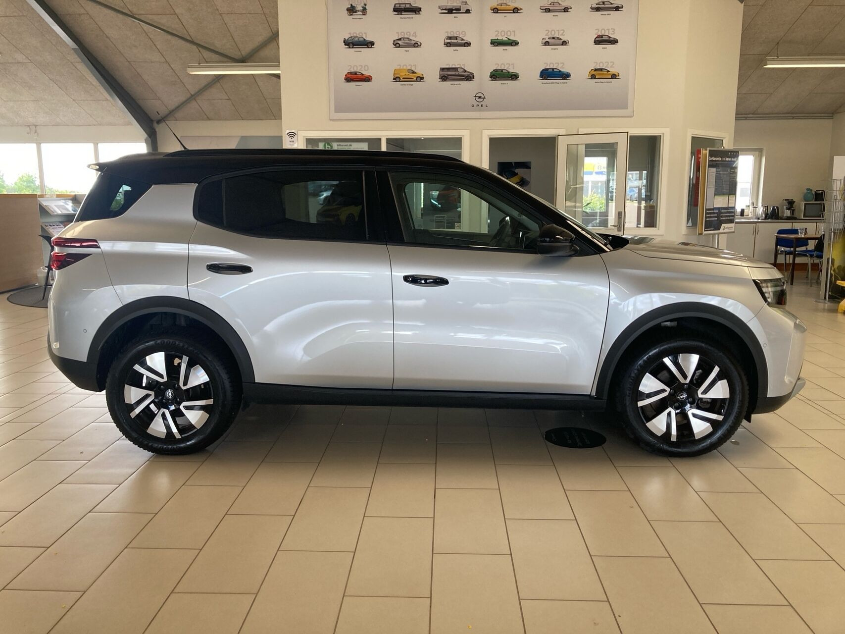 Sølv Opel Frontera fra 2025