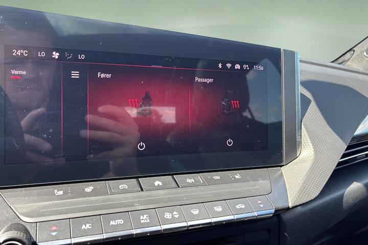 Hvid Opel Astra-e fra 2024