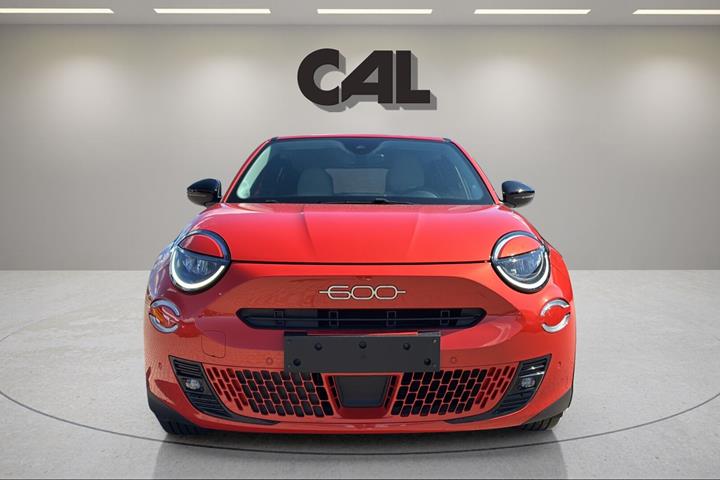 Orange Fiat 600e fra 2024