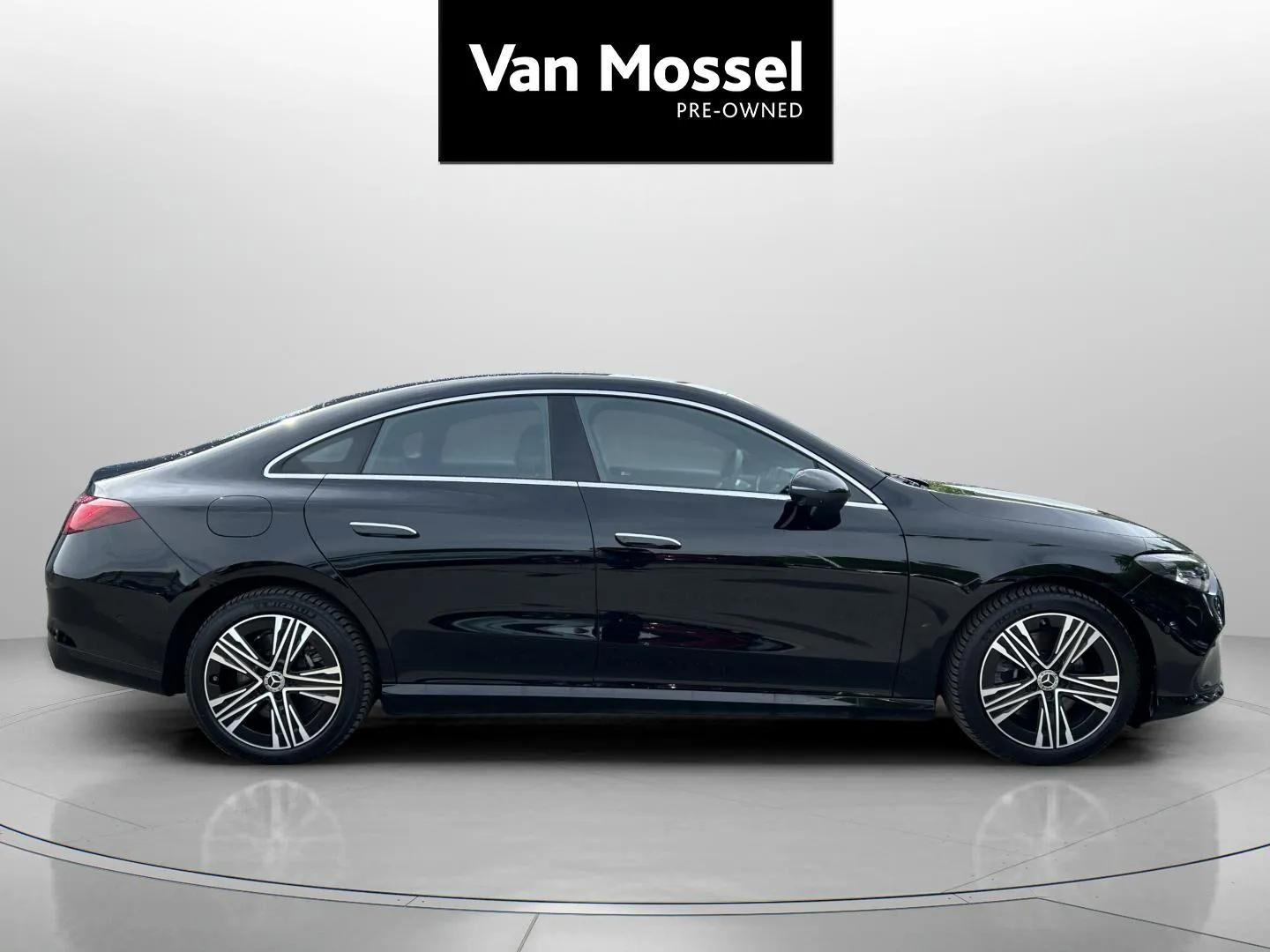 Sort Mercedes CLA250+ fra 2025