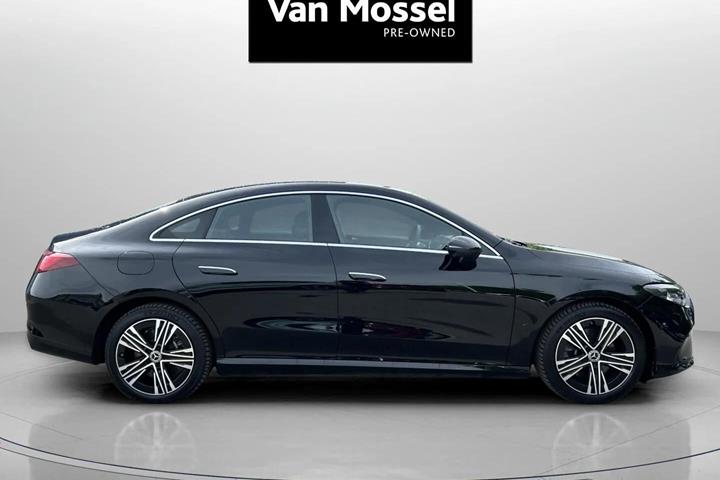 Sort Mercedes CLA250+ fra 2025