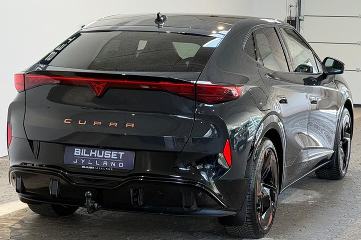 Grå Cupra Tavascan fra 2025